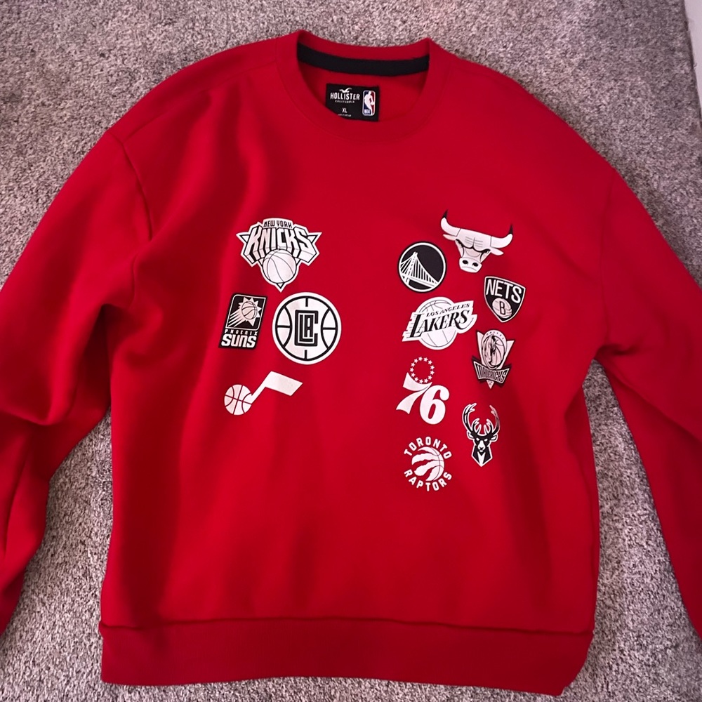 Holliser NBA crewneck